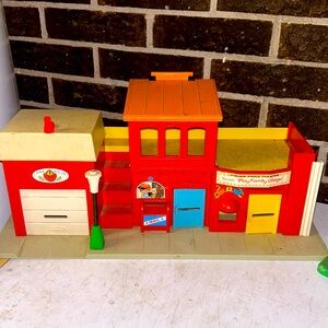 Set of 4! Vintage Fisher-Price theater play family Village 4 different set